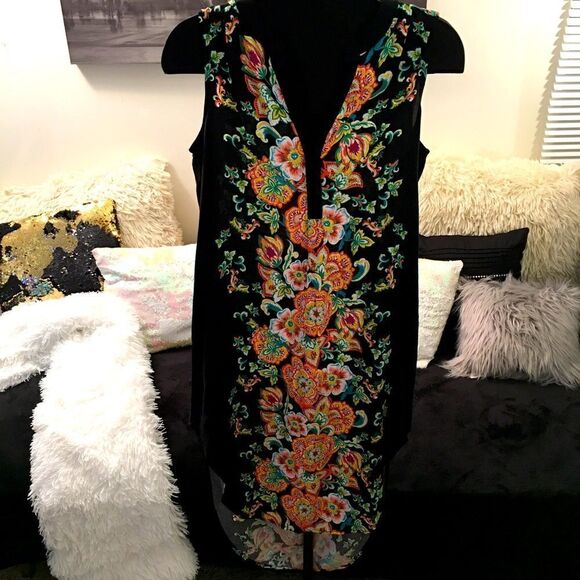 New with tags! V neck lounge dress! Gorgeous - Picture 1 of 6